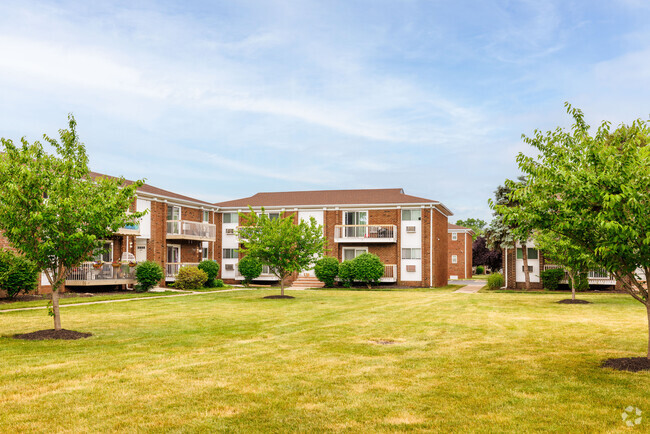 Building Photo - Birchview Gardens Rental