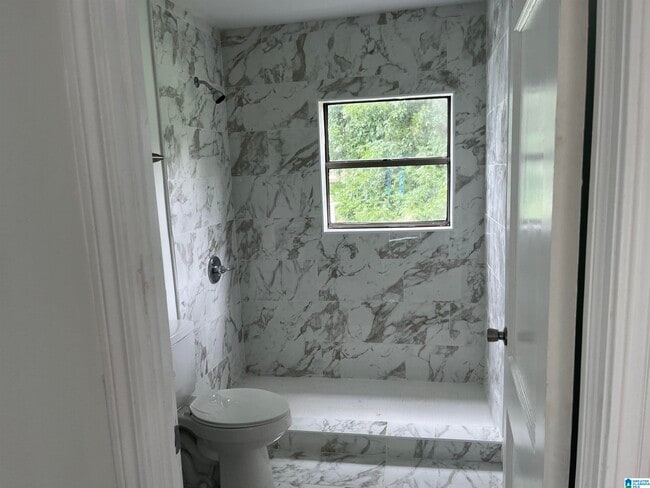 Photo - 2526 Lee Ave SW