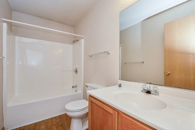 Baño - 802 Dickinson Ave