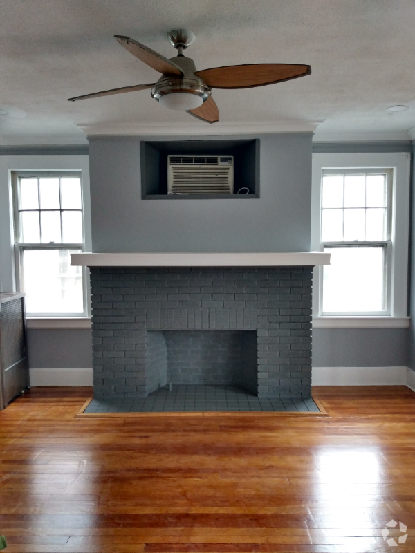 Building Photo - 1181 Clinton Ave Unit 2nd Rental
