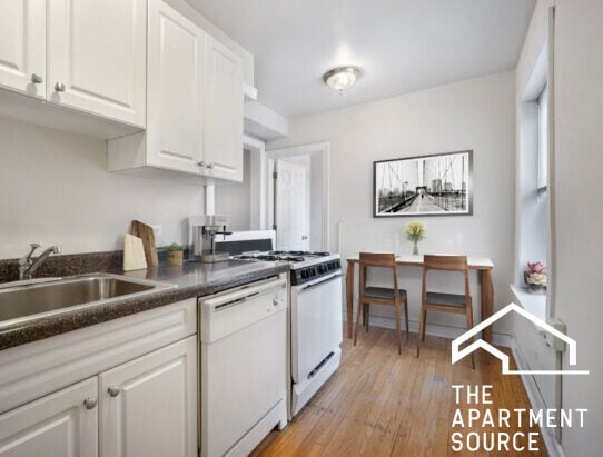 Photo - 3003 N Racine Ave