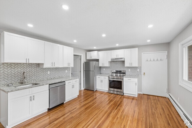 3BR, 1BA - Kitchen