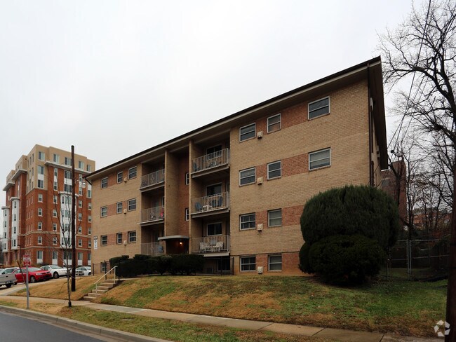 Primary Photo - 4206 Knox Rd Apartments