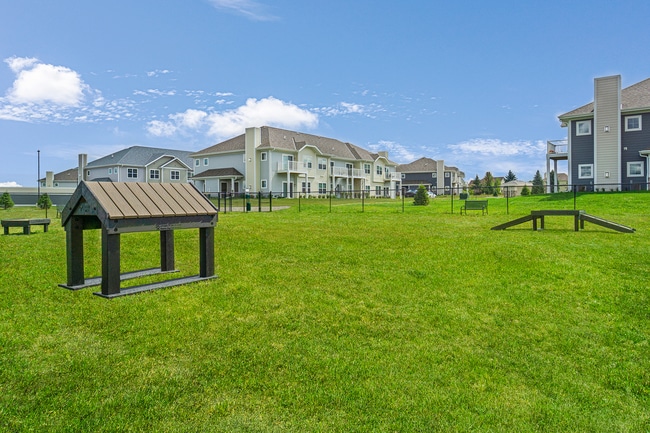 High Bluff Fenced-In Dog Park - High Bluff at Creekwood Crossing