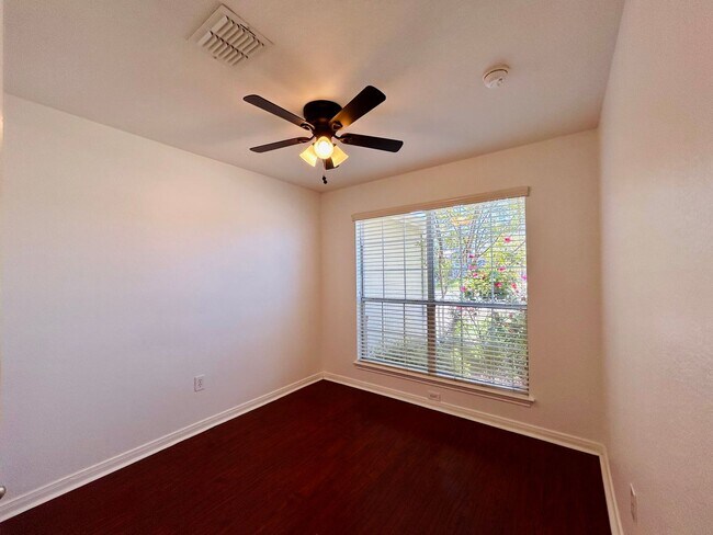 Photo - 4905 Irvine Ln