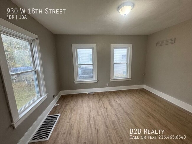 Photo - 930 W 18th St