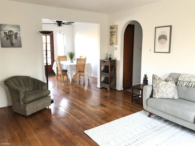 Photo - 2 br, 1 bath 4plex - 3512 Hazelwood Avenue 3