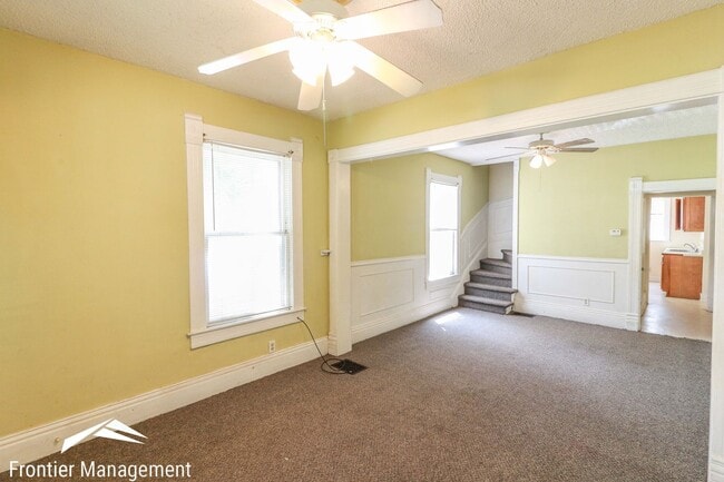 Photo - Great side-by-side duplex! Washer & dryer,...