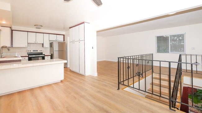 Photo - 563 S Fashion Park St Apartamento Unidad C