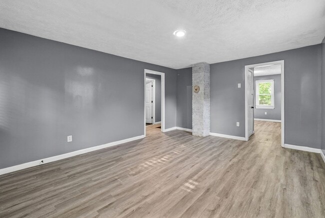 Photo - 715 Elder St