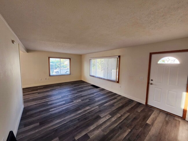 Photo - Pet Friendly Richland Duplex!