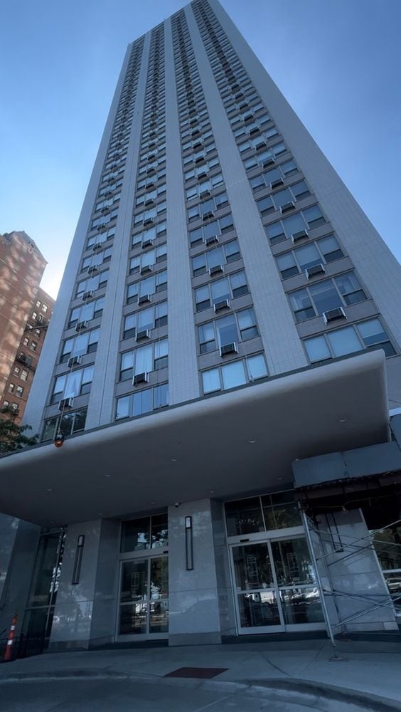 Building Photo - 1550 N Lake Shore Dr Unit 2F Rental