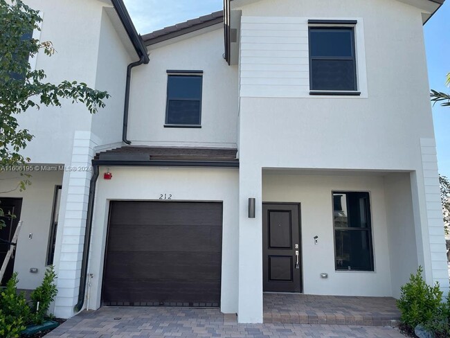Photo - 212 SW 159th Terrace Townhome