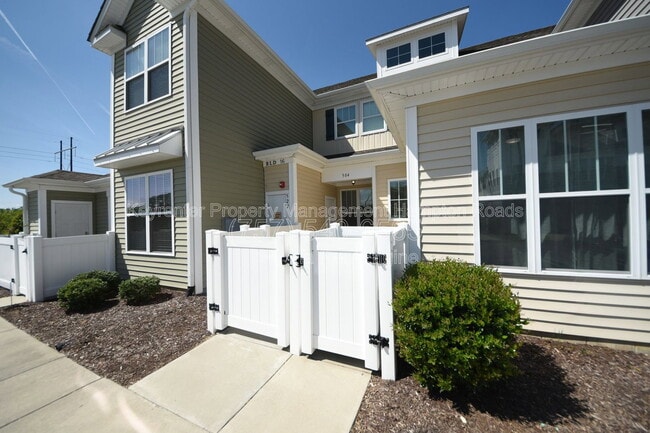 Photo - 504 Fishers Ct