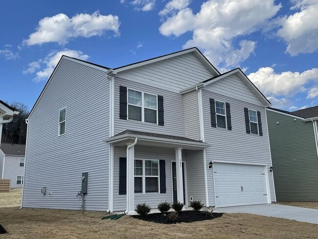 Building Photo - Spacious 4-Bedroom Home with Office and Patio in Oak Ridge