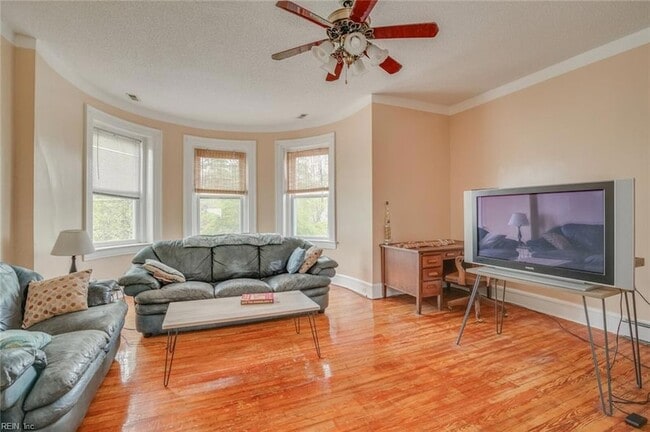 Photo - 3901 Newport Ave