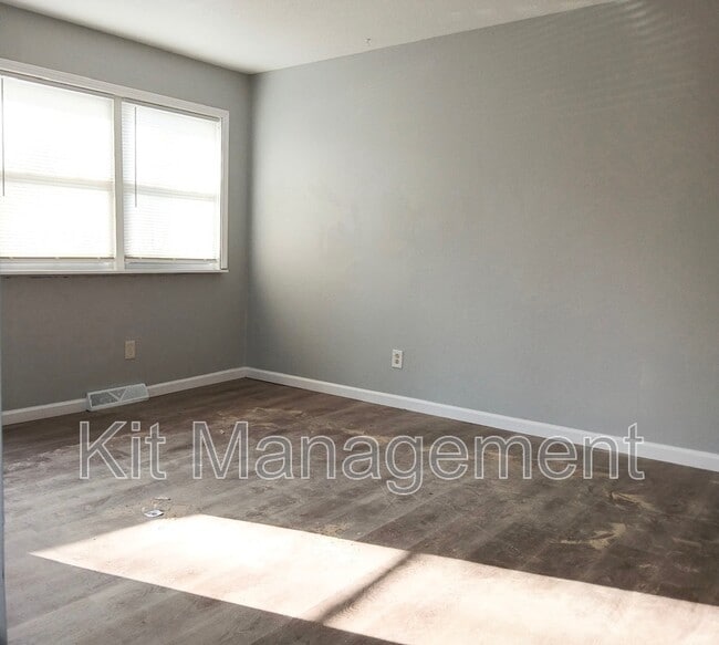 Photo - 5517 Douglas Rd Unit 9