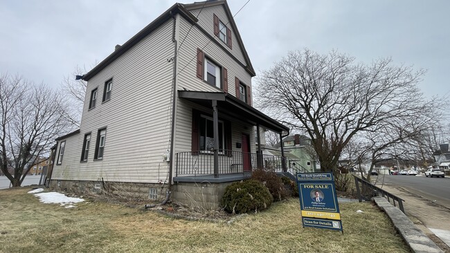 Building Photo - 2311 Grandview Ave