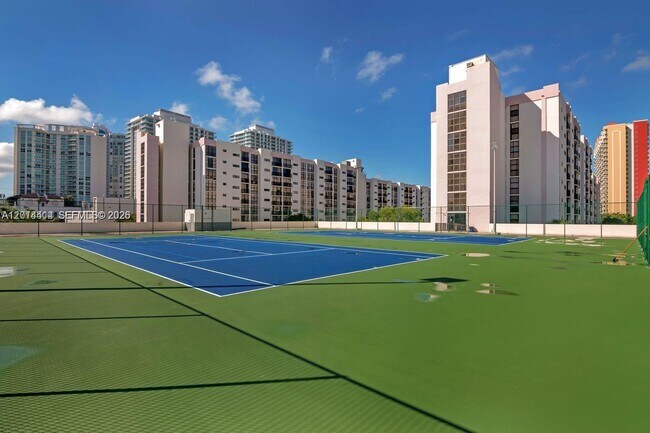 17021 N Bay Rd Unit 322