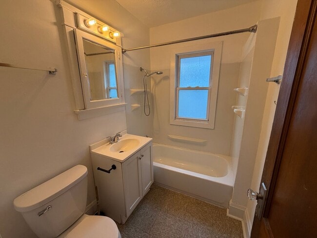 Photo - 2945 N 36th St