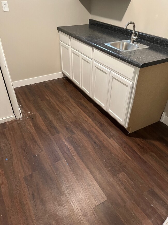 Lower Level Kitchenette