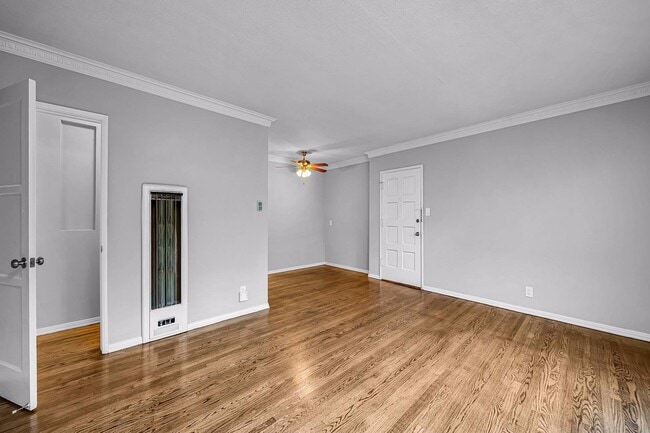 Photo - 681 Levering Ave Unit 681