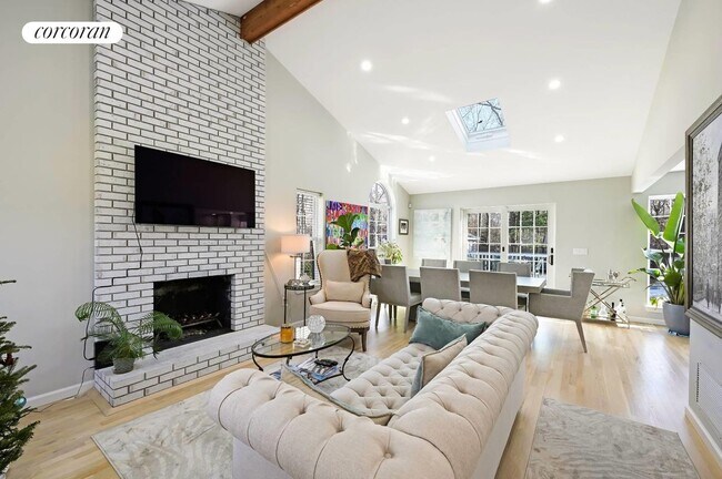 Photo - 35 Tyrone Dr