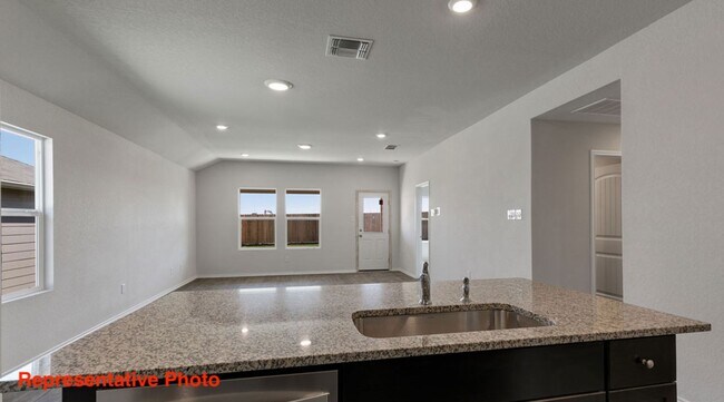 Photo - 4 BR/ 2BA - 1612 SF - Seguin in Arroyo Ranch!