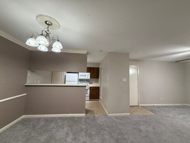 Building Photo - 16303 Lyons School Rd Unit 315