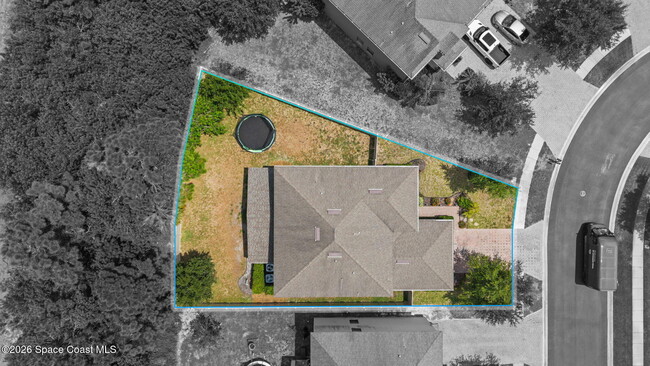 Photo - 553 Trymore Dr SE
