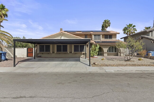 Photo - Welcome to your entertainers dream home!