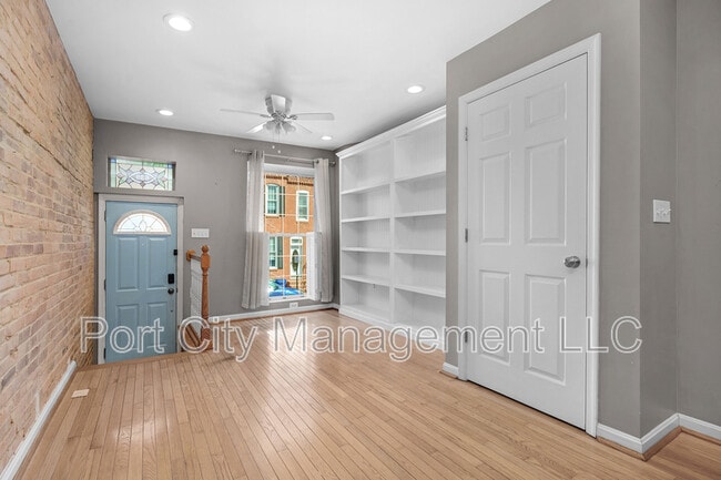 Photo - 639 Harvey St