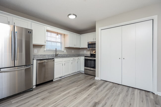 Photo - 249 Cranklen Cir