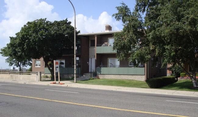 Building Photo - 202 The West Mall Unit 1