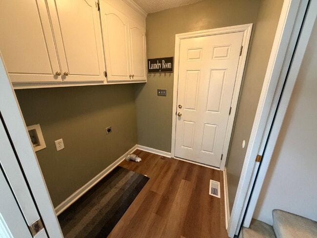 Photo - Updated 3 BR Home in Woodridge Estates~LAWN CARE INCLUDED