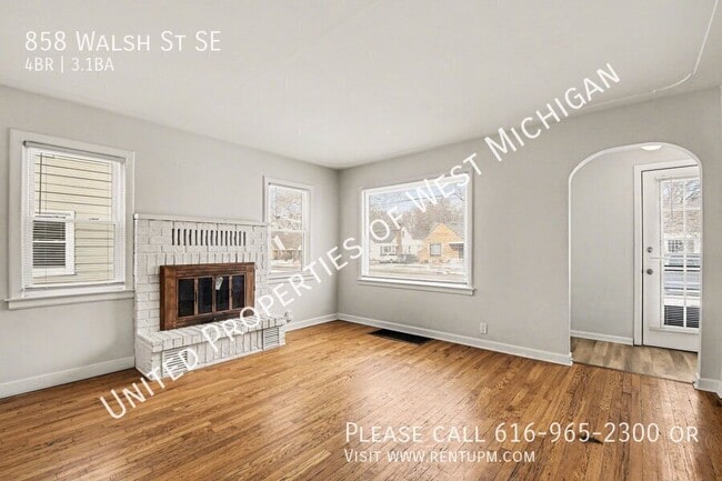 Photo - 858 Walsh St SE