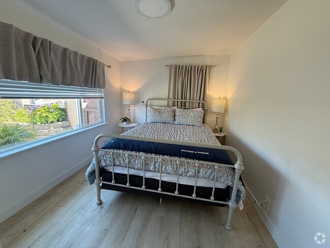 Building Photo - 1779 Saint Helena St Unit NA Rental