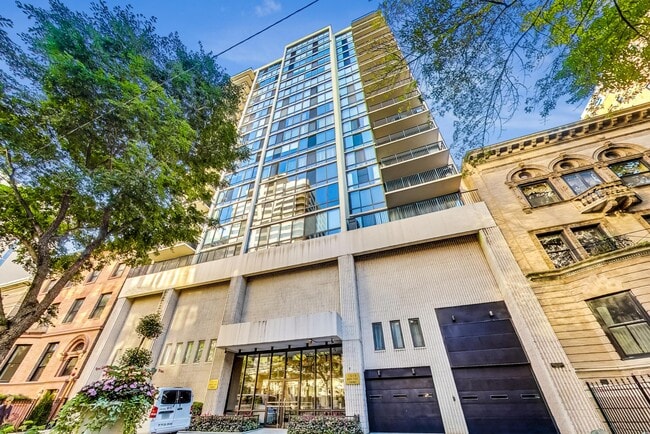 Building Photo - 1516 N State Pky Unit 11C