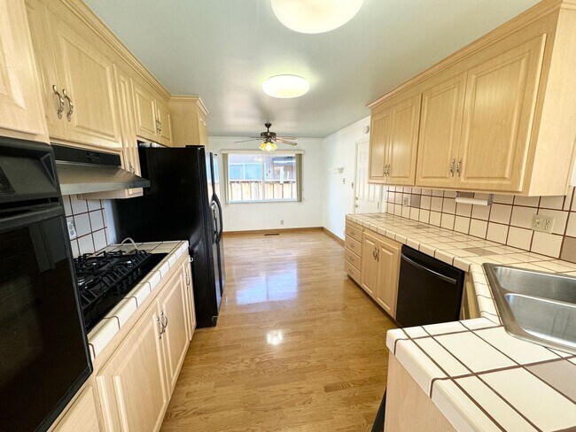 232 Coleen St