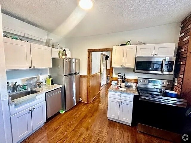 Building Photo - 4 Garden Ct St Unit 5C Rental