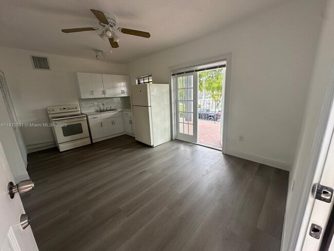 Photo - 312 SW 32nd Ave Unit 201