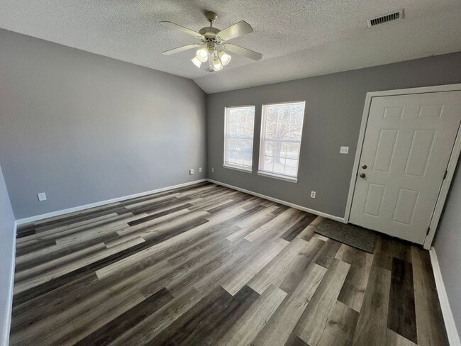 Photo - Spacious 3BR Duplex with Garage