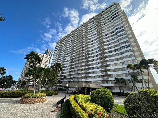 Building Photo - 1985 S Ocean Dr Unit 21a