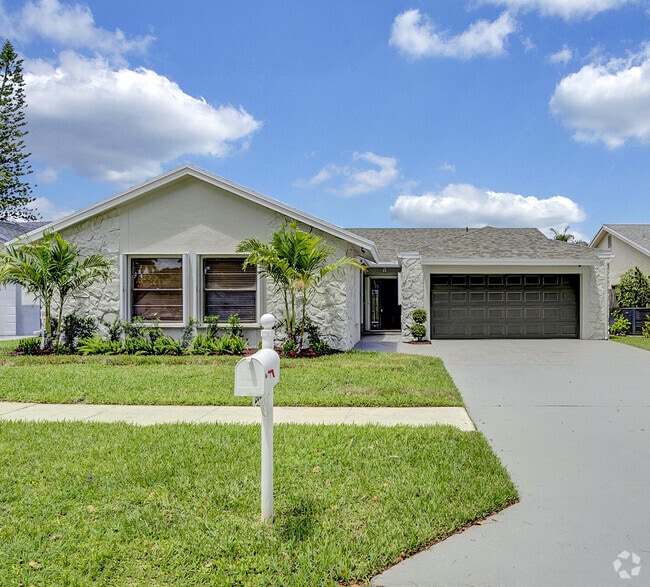 Building Photo - 20977 Country Creek Dr Rental