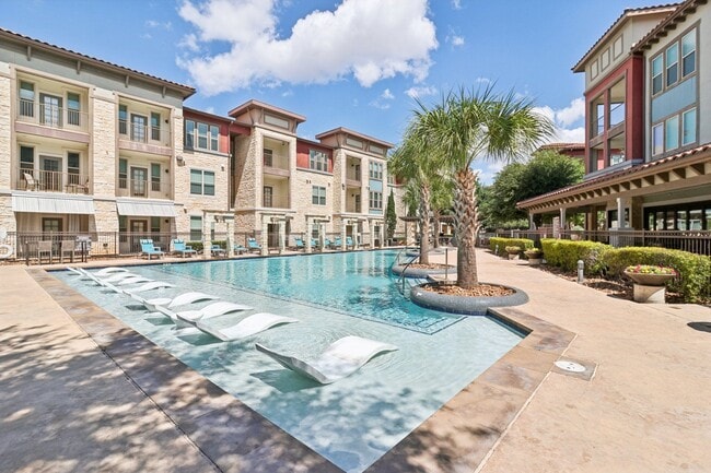 Resort Style Pool - at Park at Rialto Apartments, San Antonio - Park at Rialto Apartments