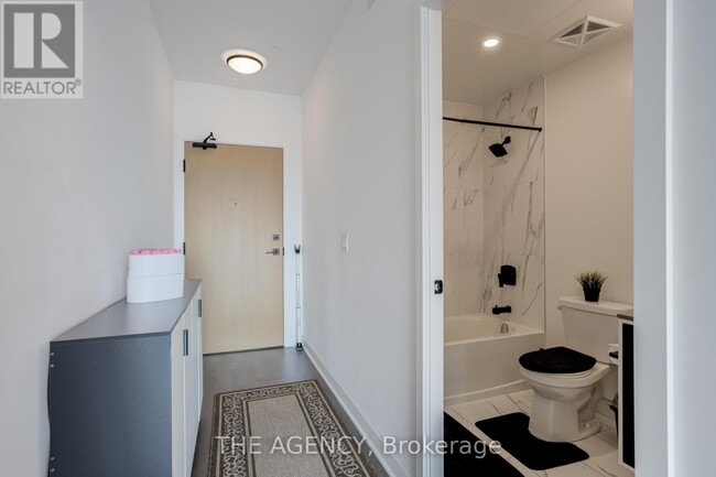 Photo - 36 Zorra St Unité 1802