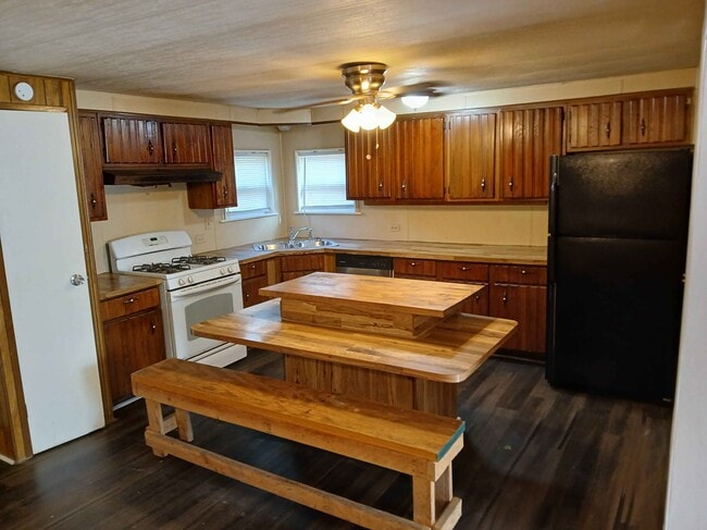 Photo - 5576 Helm Ln