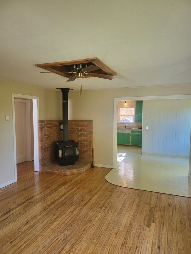 Photo - Cute House Close to W.F West High School!