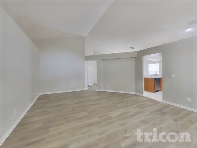 Photo - 31136 Whinsenton Dr