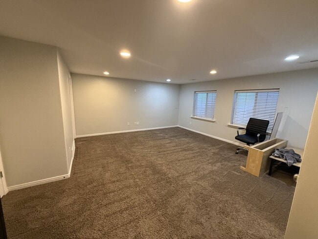 Building Photo - 3219 N 150 W